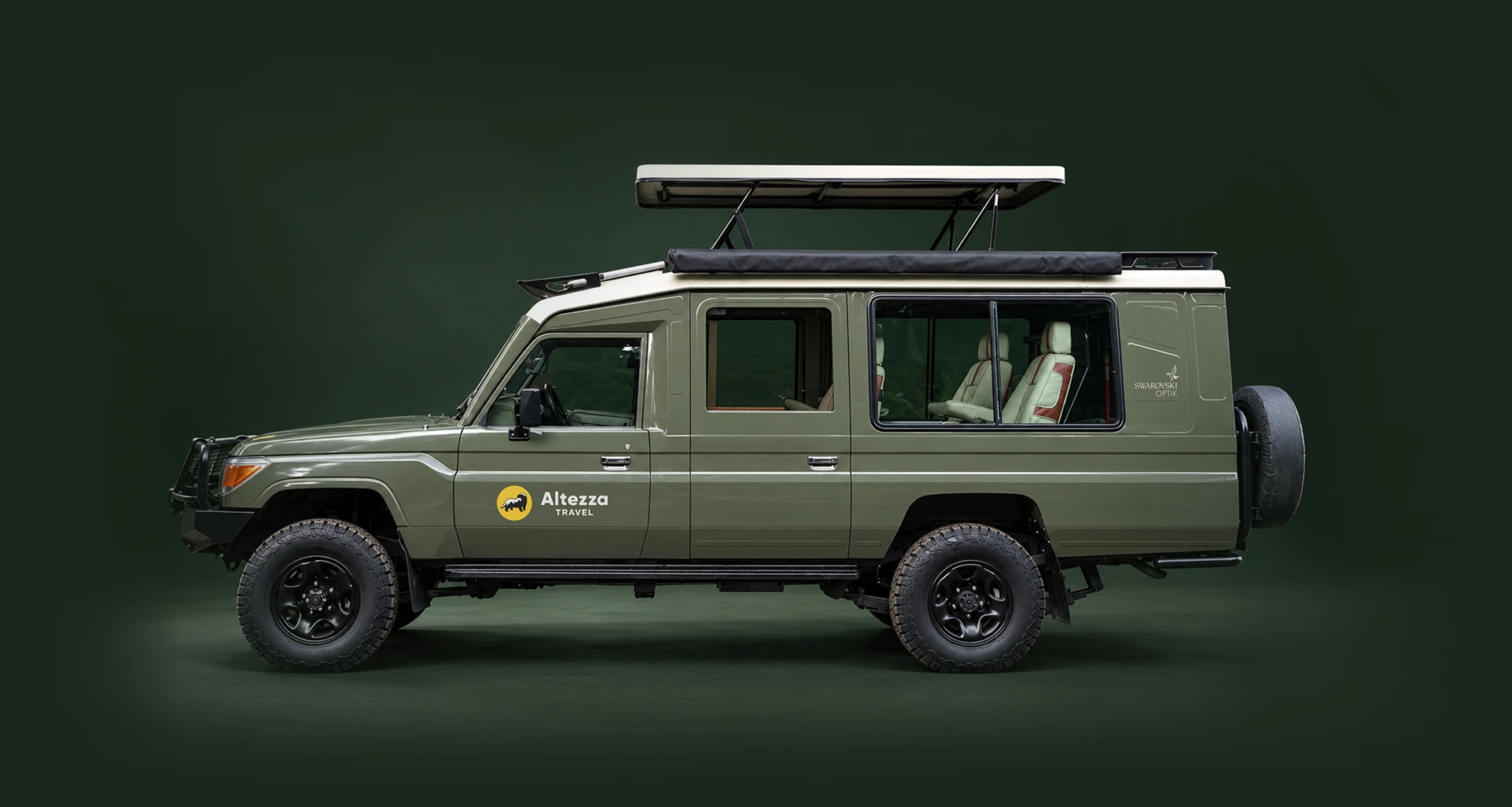 Altezza Toyota Land Cruiser із піднятим панорамним сафарі-дахом